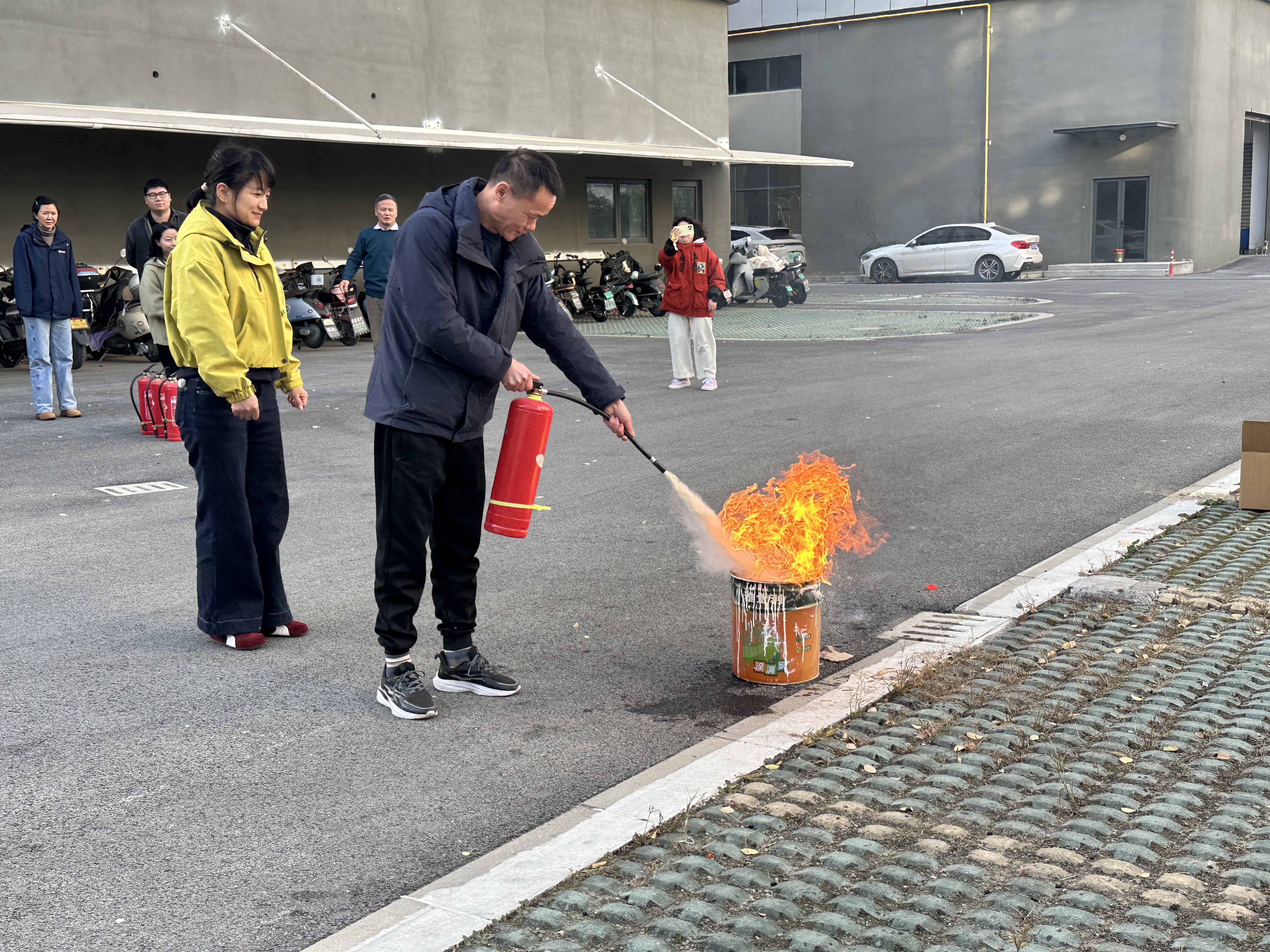 严把消防关 防范于未“燃” | 消防演习实录
